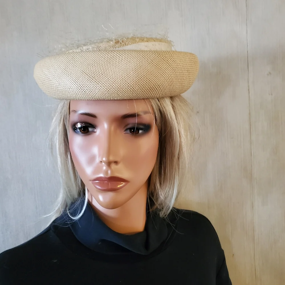 1940s Vintage Union Made Tan‎ Pillbox Style Hat Net Veiling Bow Collectible Hat